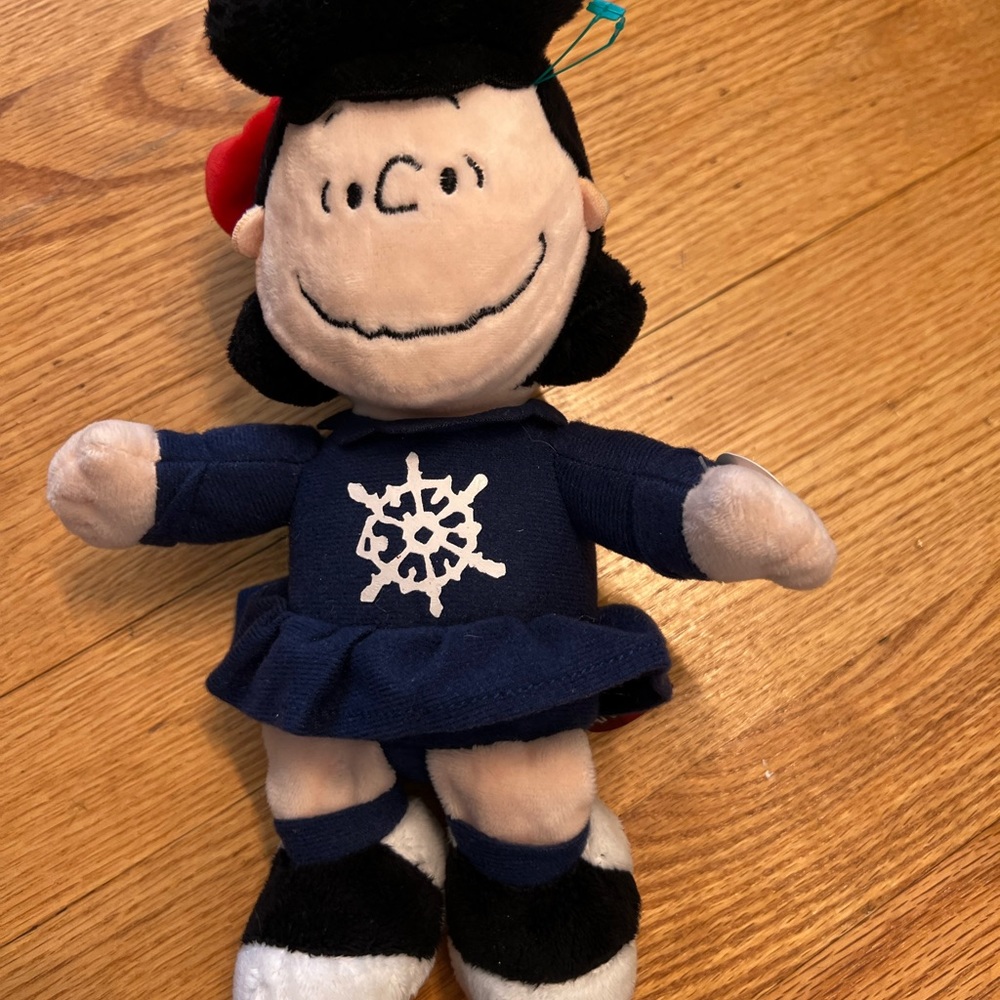 Peanuts Lucy plush press hand talks